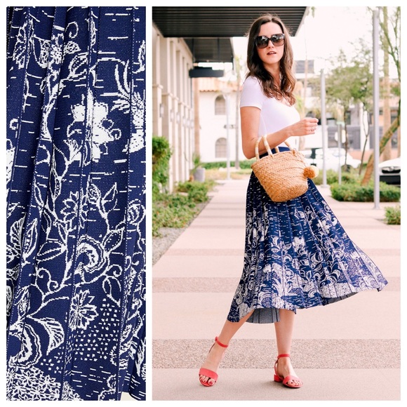 ANTHROPOLOGIE NWT L Haven Pleated Knit Midi Skirt in Blue Motif • Floral Pop - Picture 1 of 12